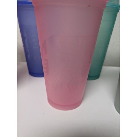 Starbucks Grande 16 oz Cups Tumblers Reusable Hot Cold with lids set of 7 - Picture 4 of 8